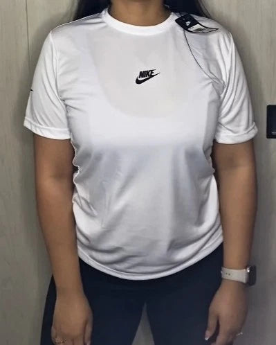 Camiseta deportiva Mujer (Adidas o Nike)